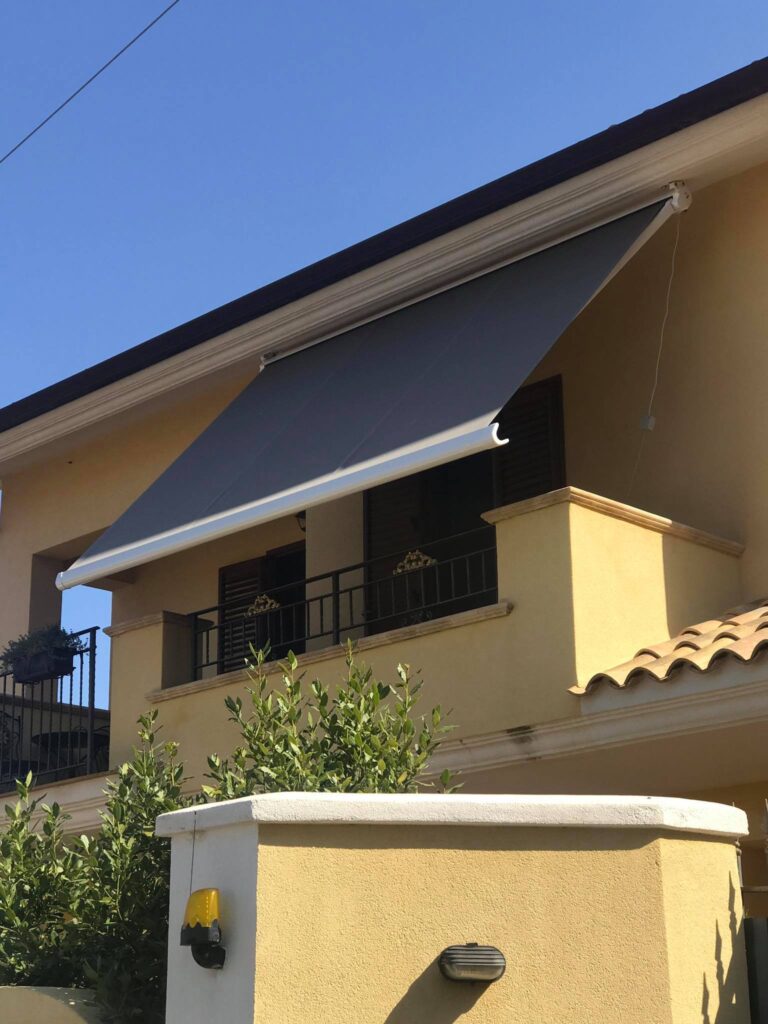 Guida all’acquisto degli accessori per tende da sole: tutto quello che devi sapere Guida all'acquisto accessori tende da sole: consigli e prezzi