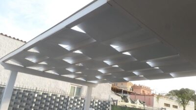 Teli a Onda in PVC con Occhielli: Montaggio Semplice e Sicuro per La Tua Copertura teli a onda in pvc con occhiello